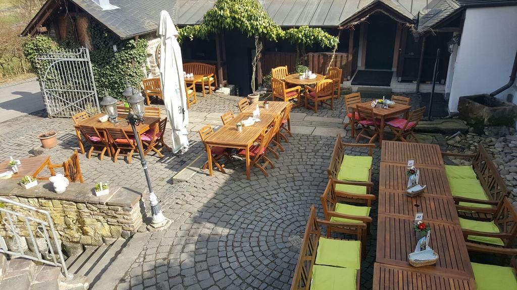 Altes Bierhaus Hotel Arzbach Exterior foto