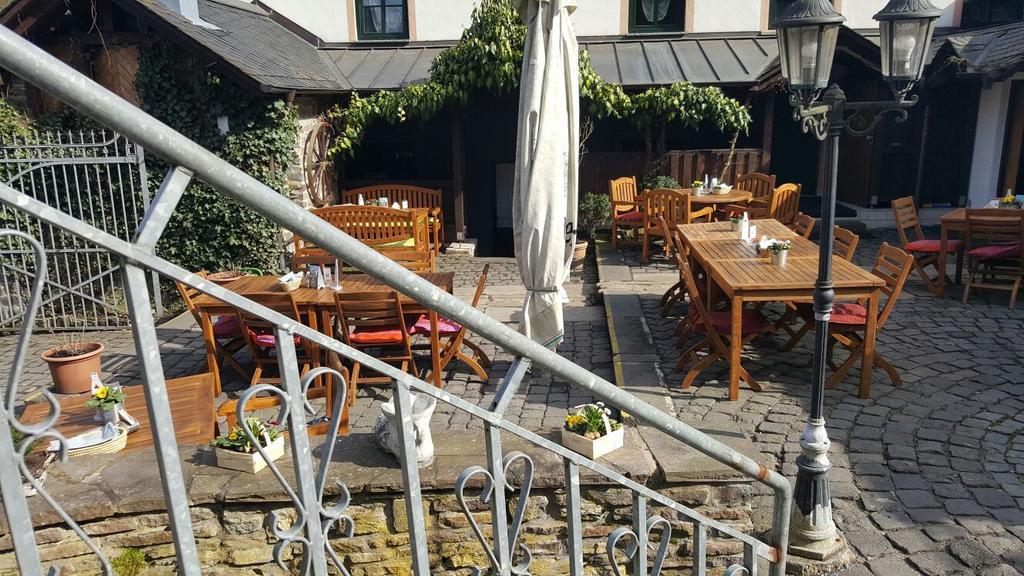 Altes Bierhaus Hotel Arzbach Exterior foto
